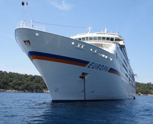 MS Europa auf dem Amazonas