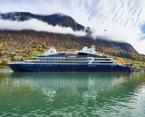 Ein Foto der Champlain von Ponant