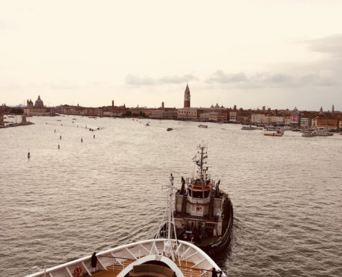 Seabourn Ovation bei der Einfahrt nach Venedig
